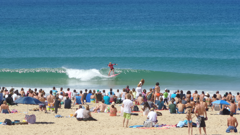 Petites vagues, grandes surfeuses #swatchgirlspro