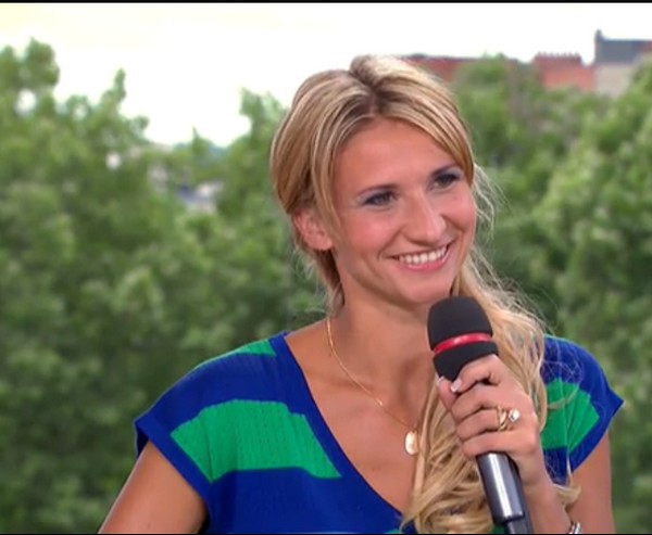 les tenues de Tatiana Golovin à France Télevisions / Roland Garros