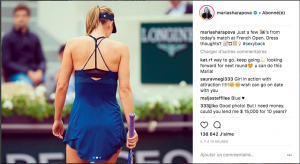 le dos de la robe de Maria Sharapova à Roland-Garros 2018